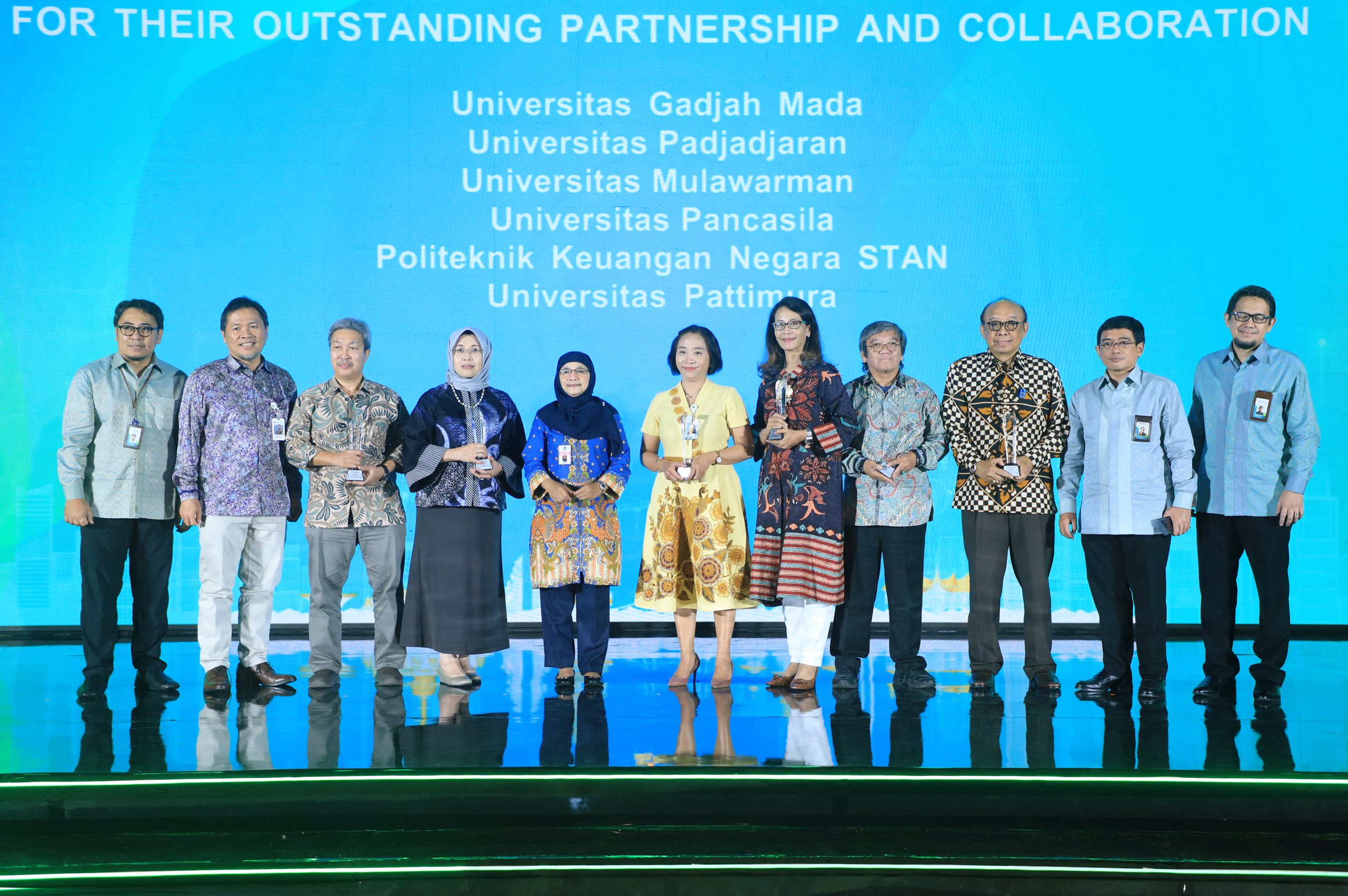 Universitas Pancasila Menerima Penghargaan Academic Partner Of The Year ...