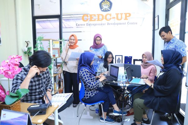 STUDENT CENTER_3
